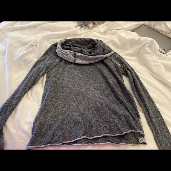 Free people cocoon neck charcoal long sleeve - Picture 3 of 3